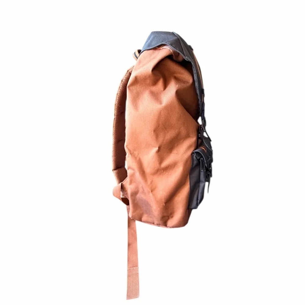 Herschel Supply Co. Little America Saddle & Black Backpack